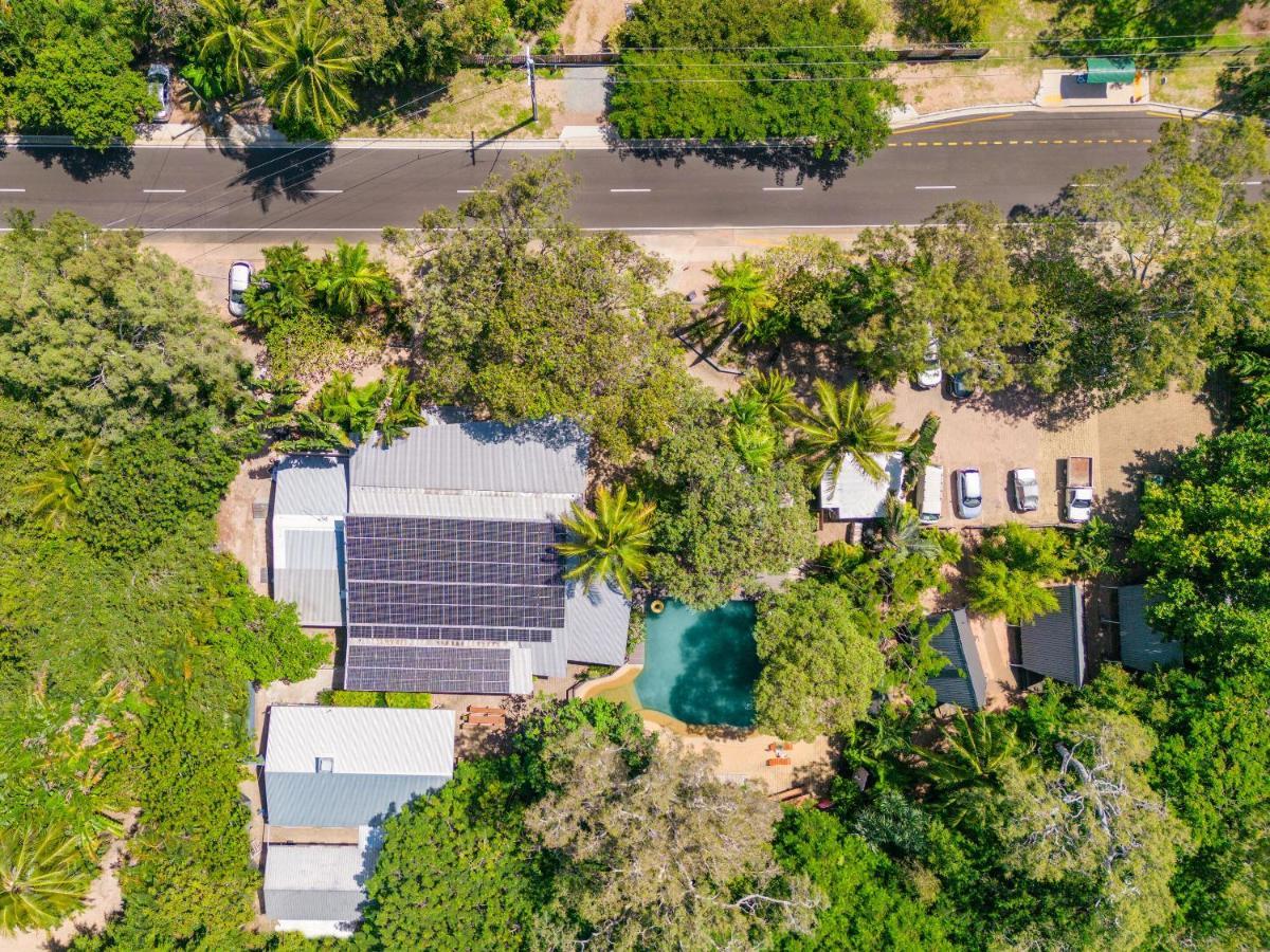 Selina Magnetic Island Hostel Horseshoe Bay Bagian luar foto