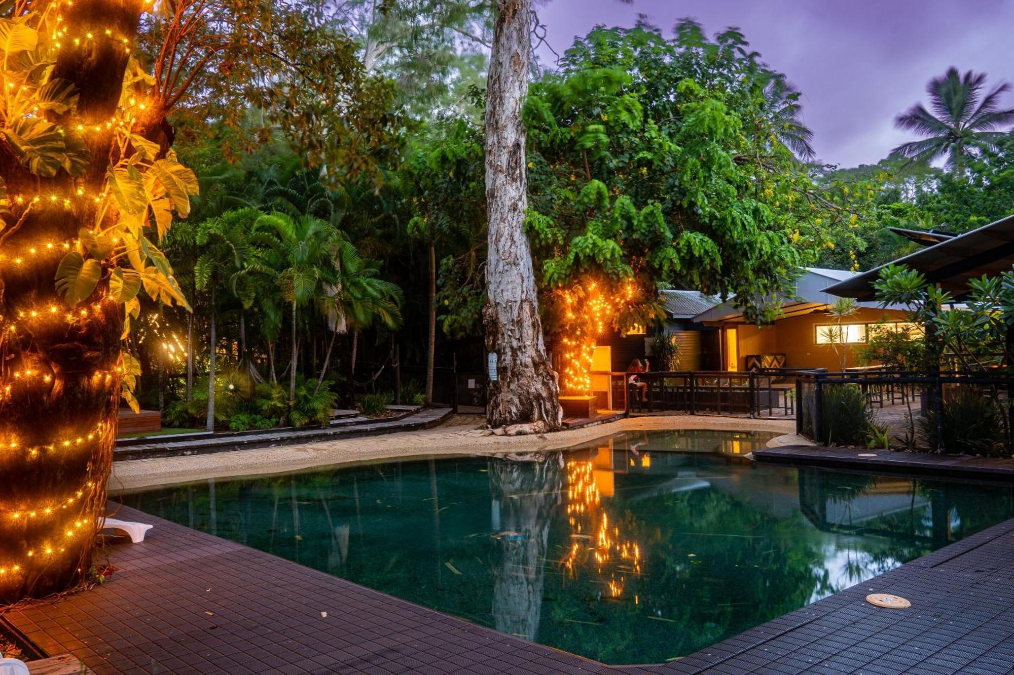 Selina Magnetic Island Hostel Horseshoe Bay Bagian luar foto